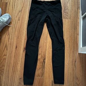 Women’s black lululemon pocket leggings size 6